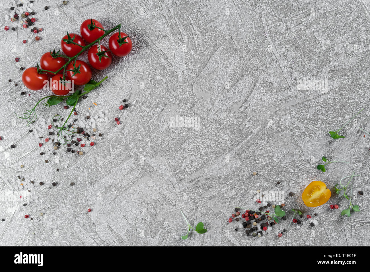 Fond d'aliments sains. Concept d'une alimentation saine, des légumes frais, des noix et des fruits. Sur un fond de bois. Vue d'en haut. Copier l'espace. Banque D'Images