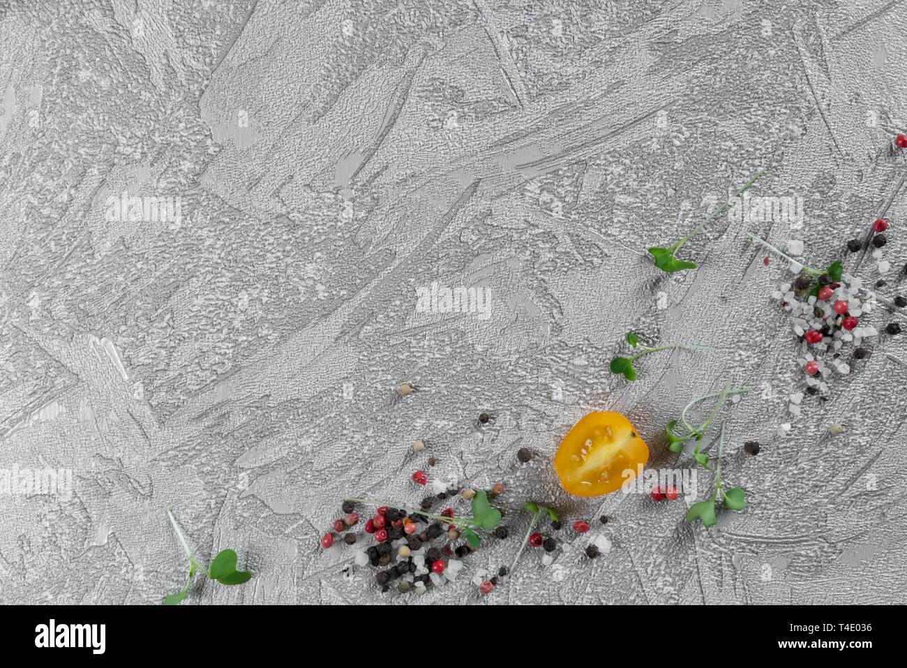 Fond d'aliments sains. Concept d'une alimentation saine, des légumes frais, des noix et des fruits. Sur un fond de bois. Vue d'en haut. Copier l'espace. Banque D'Images