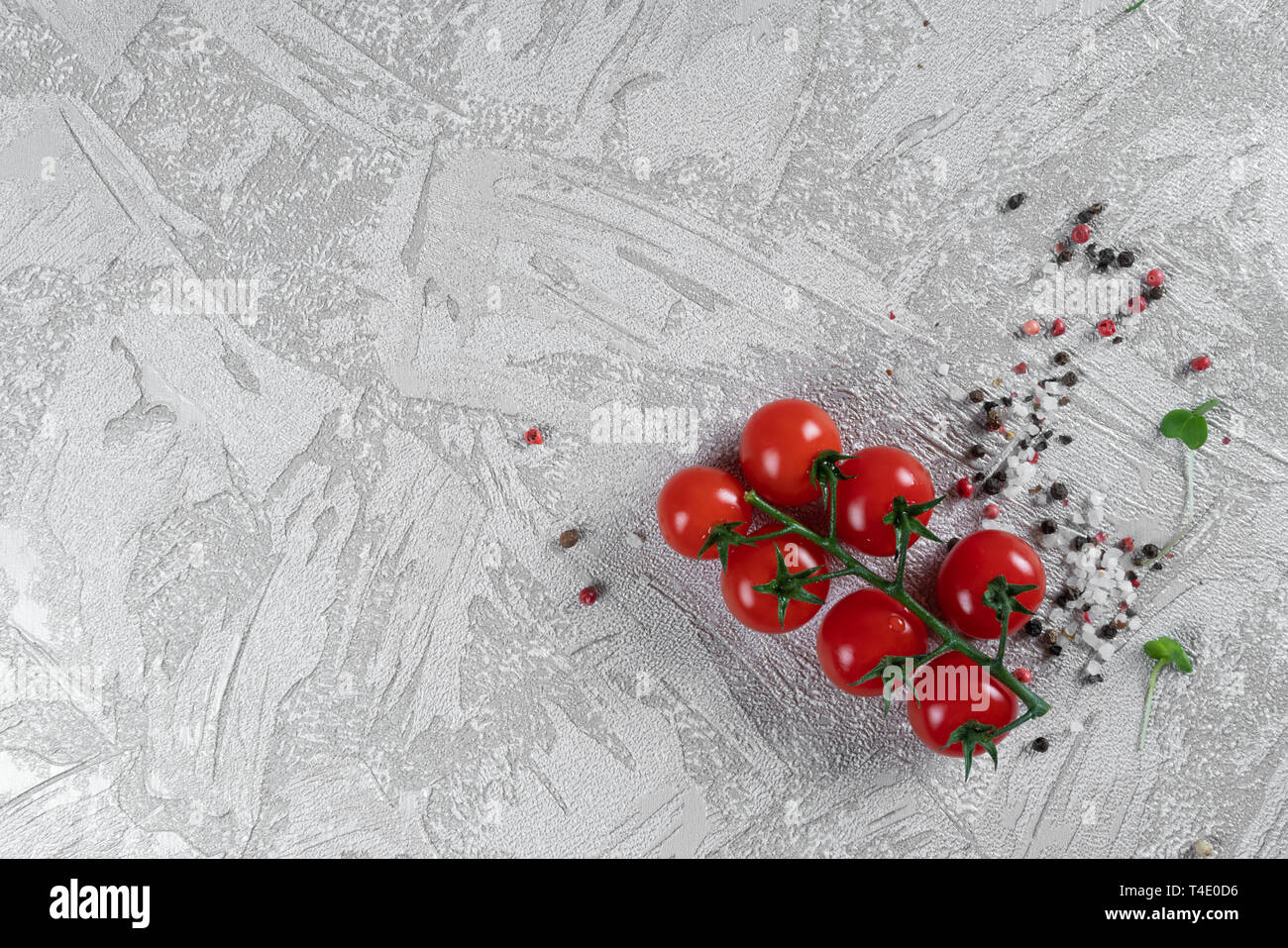 Fond d'aliments sains. Concept d'une alimentation saine, des légumes frais, des noix et des fruits. Sur un fond de bois. Vue d'en haut. Copier l'espace. Banque D'Images