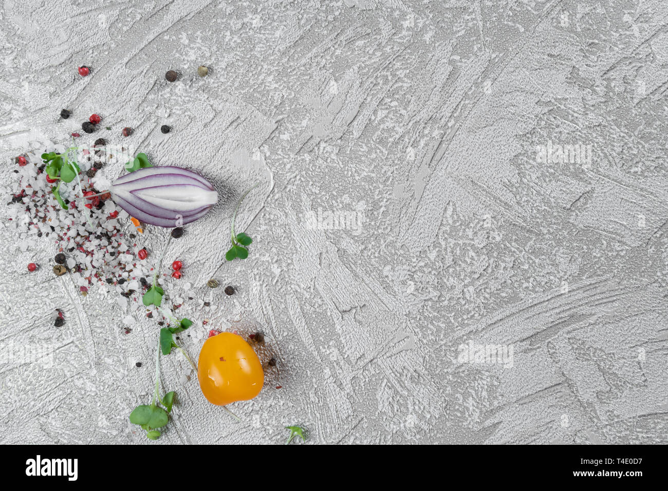 Fond d'aliments sains. Concept d'une alimentation saine, des légumes frais, des noix et des fruits. Sur un fond de bois. Vue d'en haut. Copier l'espace. Banque D'Images