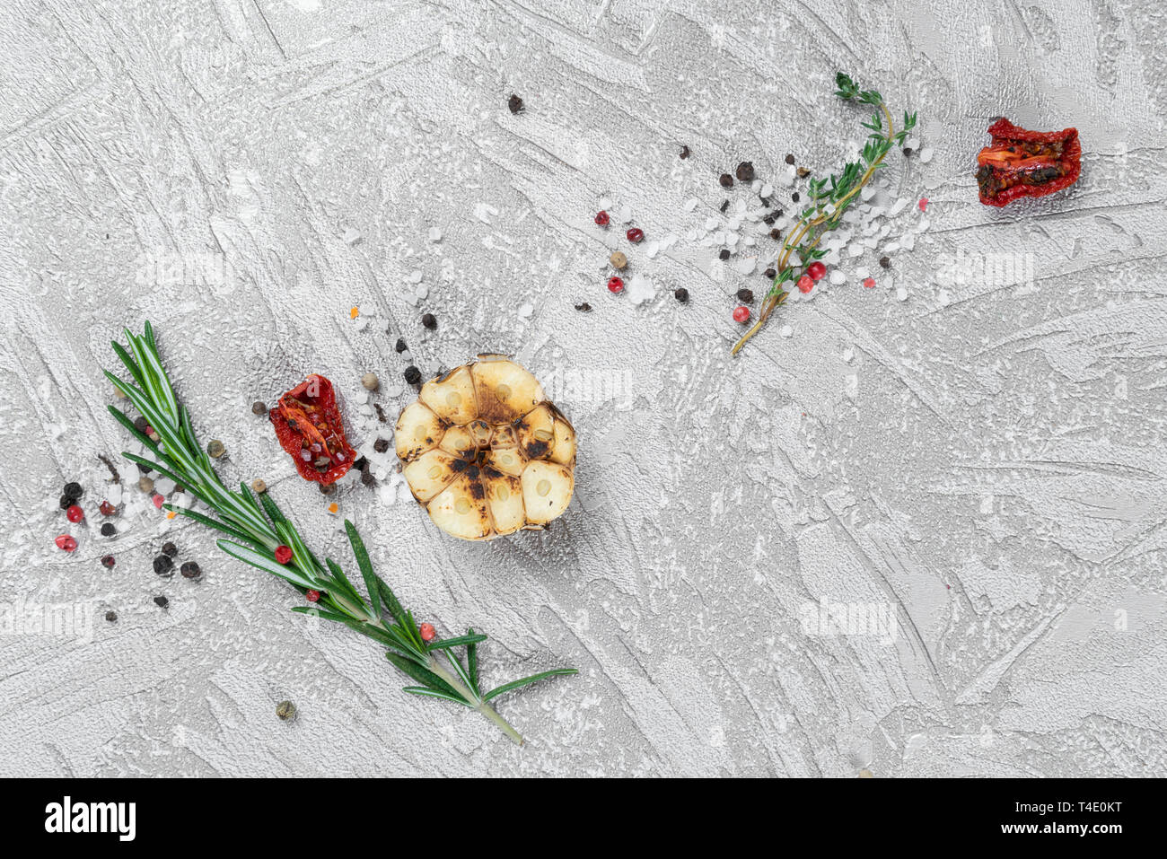Fond d'aliments sains. Concept d'une alimentation saine, des légumes frais, des noix et des fruits. Sur un fond de bois. Vue d'en haut. Copier l'espace. Banque D'Images