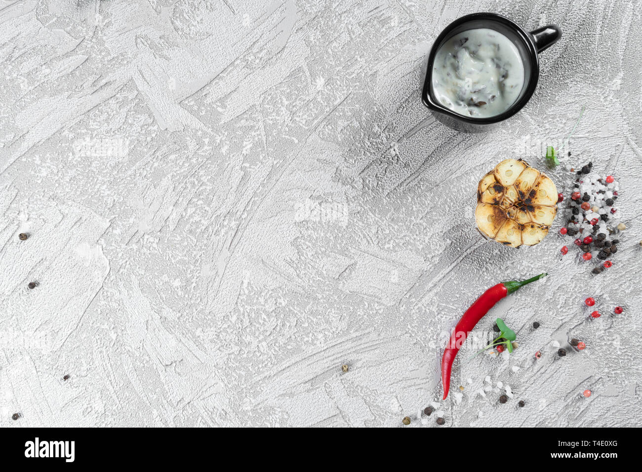 Fond d'aliments sains. Concept d'une alimentation saine, des légumes frais, des noix et des fruits. Sur un fond de bois. Vue d'en haut. Copier l'espace. Banque D'Images