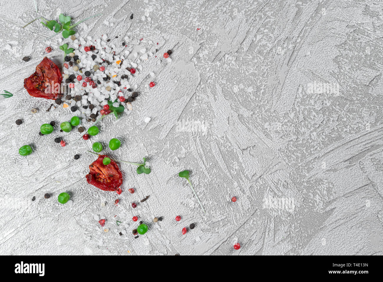 Fond d'aliments sains. Concept d'une alimentation saine, des légumes frais, des noix et des fruits. Sur un fond de bois. Vue d'en haut. Copier l'espace. Banque D'Images