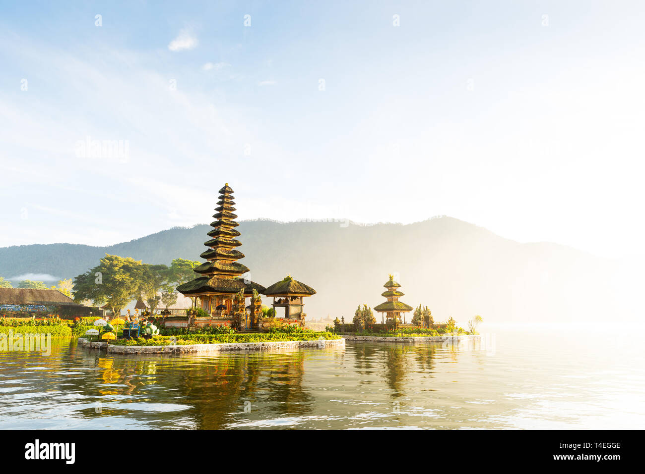Pura Ulun Danu Beratan lever du soleil au temple à Bali, Indonésie Banque D'Images