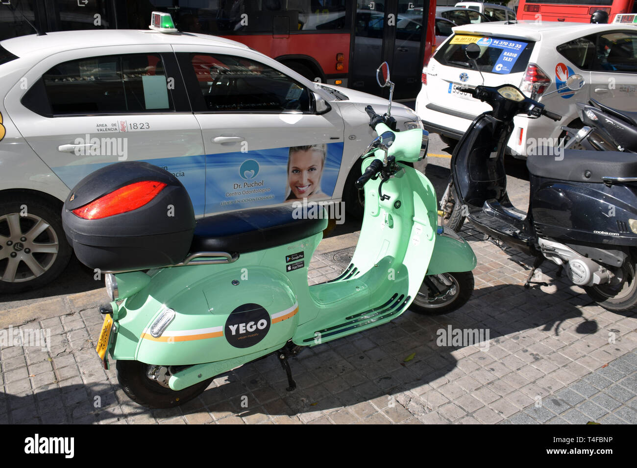 Service de partage de scooter électrique Yego, Valencia, Espagne 2019 Photo  Stock - Alamy