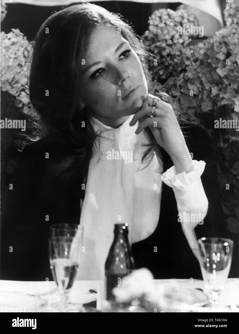 L'actrice britannique Diana Rigg a été d'un séjour à Düsseldorf du 6 au 7 mai 1968 pour la mode et fusillades. Dans le monde d'utilisation | Banque D'Images
