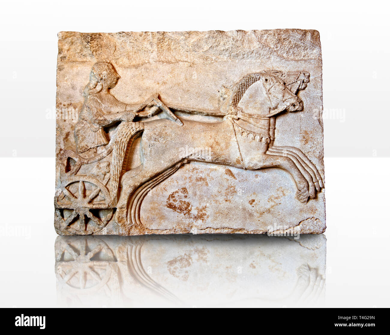 La fin de l'archaïque grecque dans Proconnesian en relief d'un conducteur de char ( dernier trimestre 6e 100. B.C) de Cyzique, ( Artàke Αρτάκ, anciennement Erdek Banque D'Images