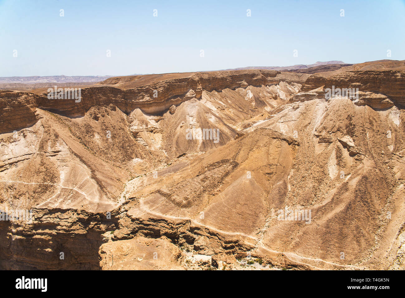 Vue de dessus de la forteresse de Massada au désert de Judée et la Mer Morte Banque D'Images