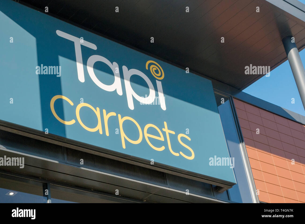 Magasin de tapis tapi, Ladymead Retail Park, Guilford, Surrey, UK Banque D'Images