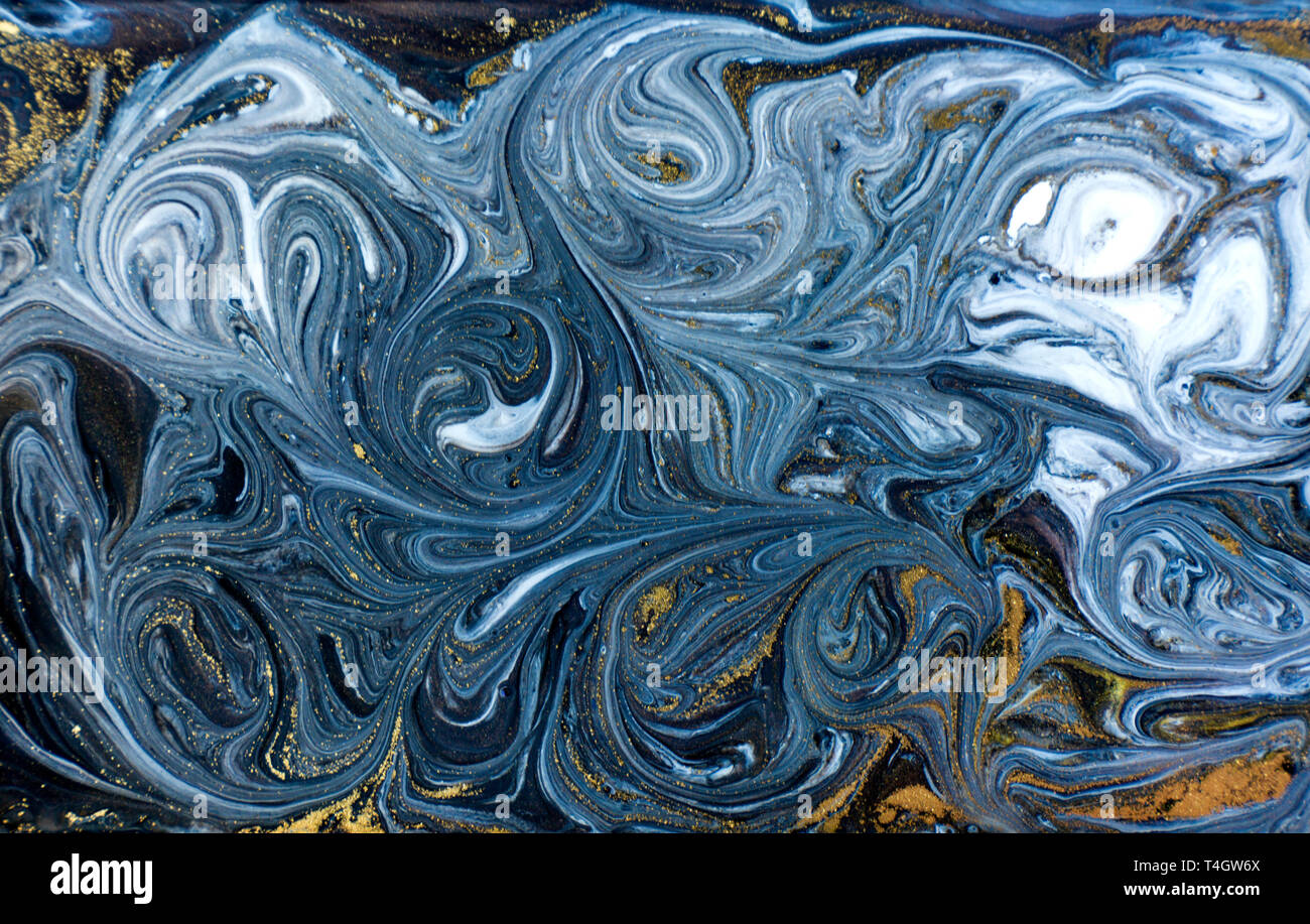 Le persillage bleu motif. En d'or texture liquide. Banque D'Images