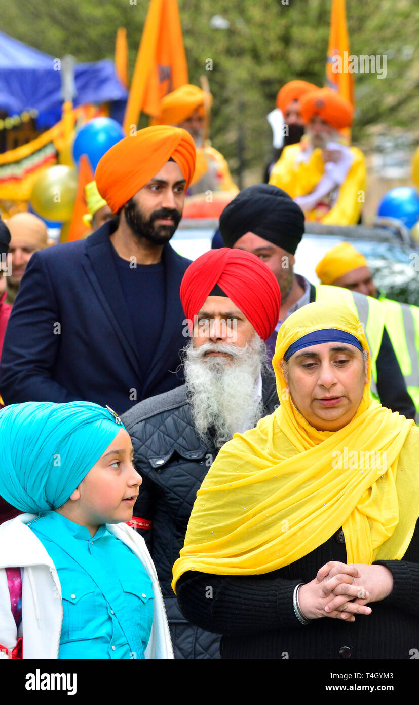 Gravesend, Kent, UK. 13 avril. Le Vaisakhi (ou Baisakhi / Vaishakhi / Vasakhi) festival Sikh annuel célébrant le Nouvel An pendjabi. 2019 Banque D'Images