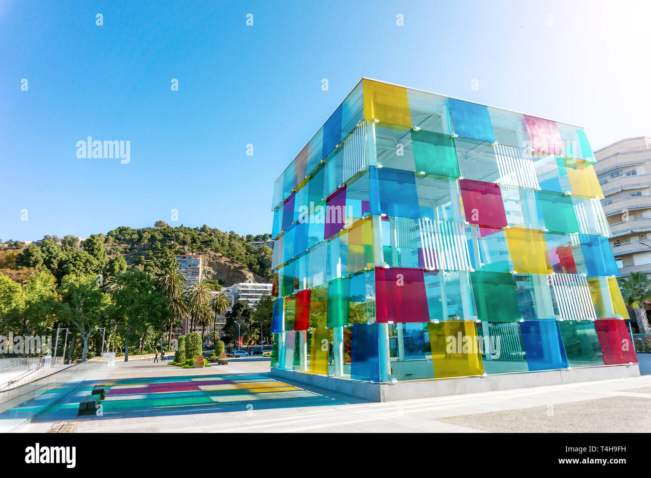 Espagne, Malaga - 04.04.2019 : cube coloré Centre Pompidou de Sunshine à Malaga, Espagne Banque D'Images