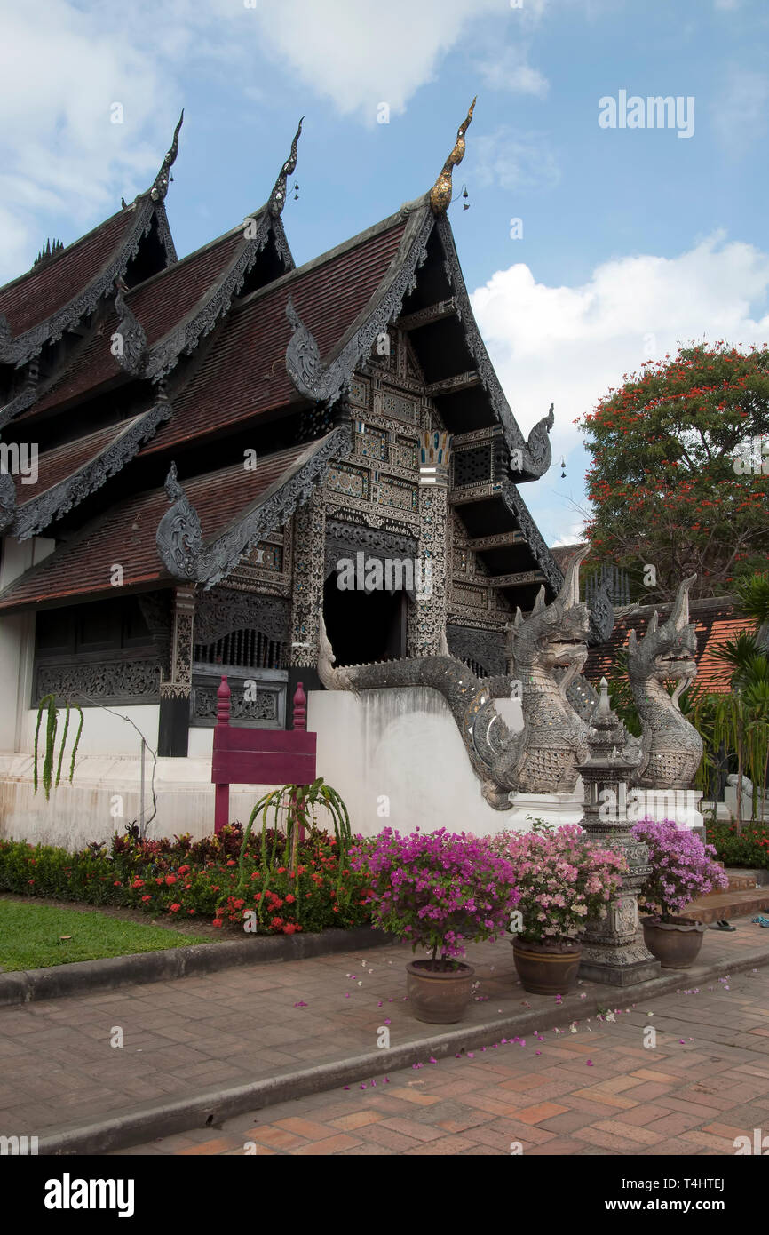 Chiang Mai Thailand richement décoré, viharn au Wat Chedi Luang Banque D'Images