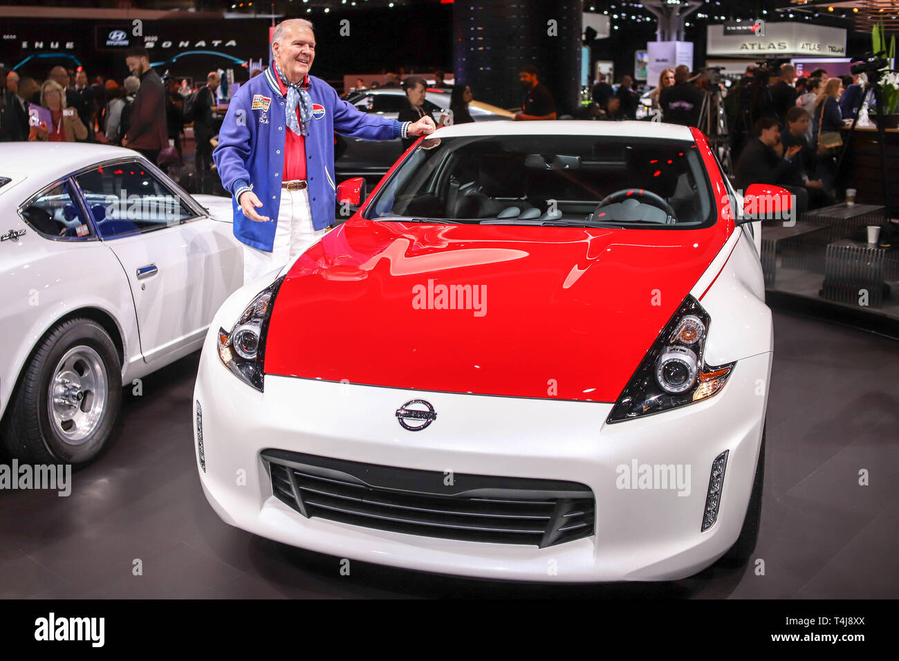 New York, USA. 17 avr, 2019. Peter Brock, 2020 présente la Nissan 370Z à la New York International Auto Show au Jacob K Javits Convention Center le 17 avril 2019 à New York. Des milliers de passionnés d'automobile, les concessionnaires, les journalistes et d'autres vont participer à l'événement qui est l'un des plus grands salons automobiles en Amérique. (Photo : Vanessa Carvalho/Brésil Photo Presse) Credit : Brésil Photo Presse/Alamy Live News Banque D'Images