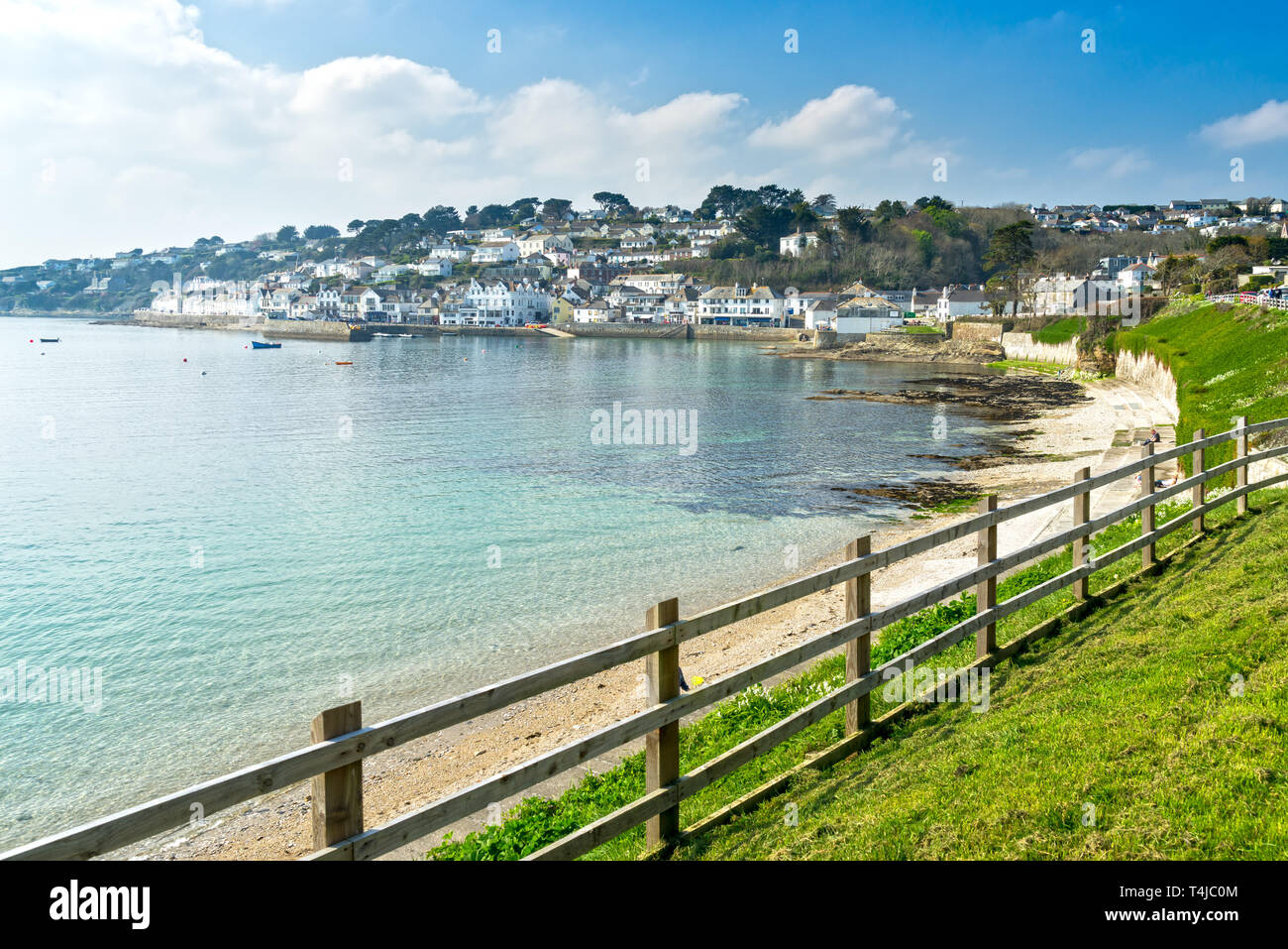Journée ensoleillée à St Mawes Beach sur la péninsule de Roseland Cornwall England UK Europe Banque D'Images