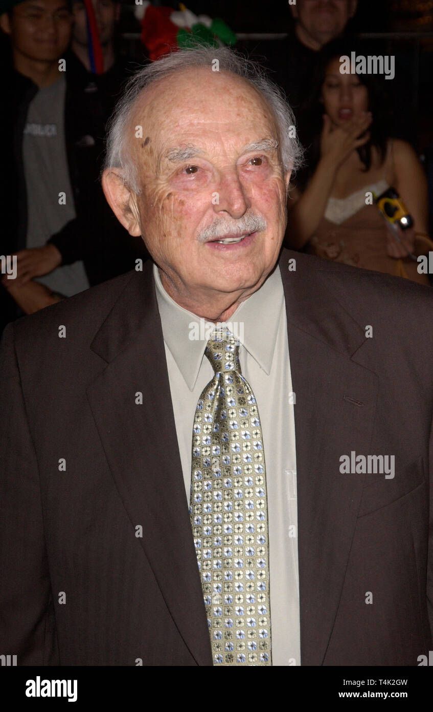 LOS ANGELES, CA. 14 octobre 2004 : Acteur BILL MACY au Hollywood première de son nouveau film survivre à Noël. Banque D'Images