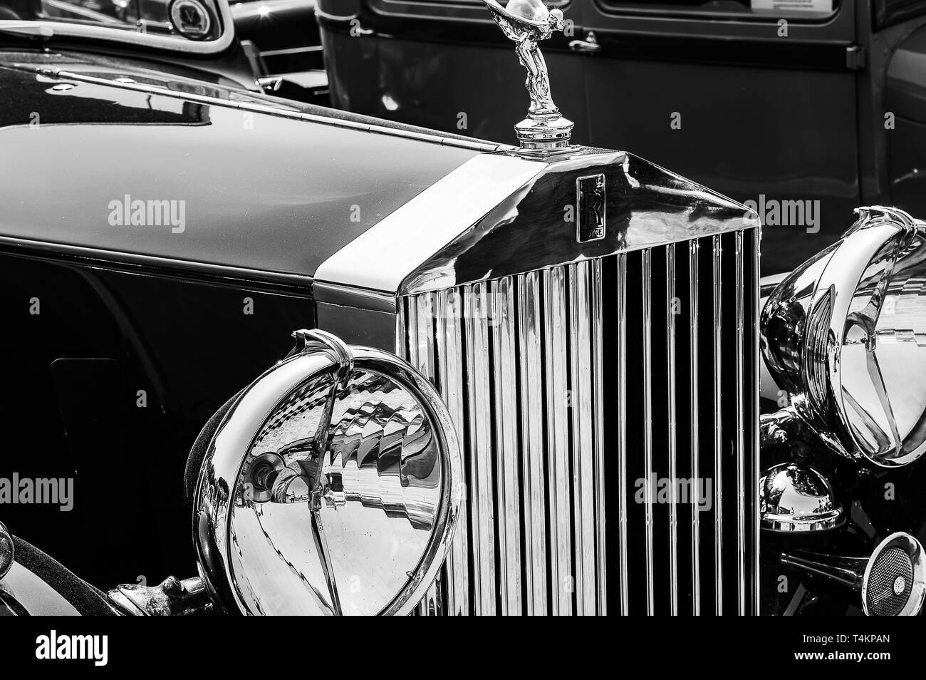 Une voiture de mariage Rolls Royce vintage sur l'affichage à une exposition de voiture Banque D'Images