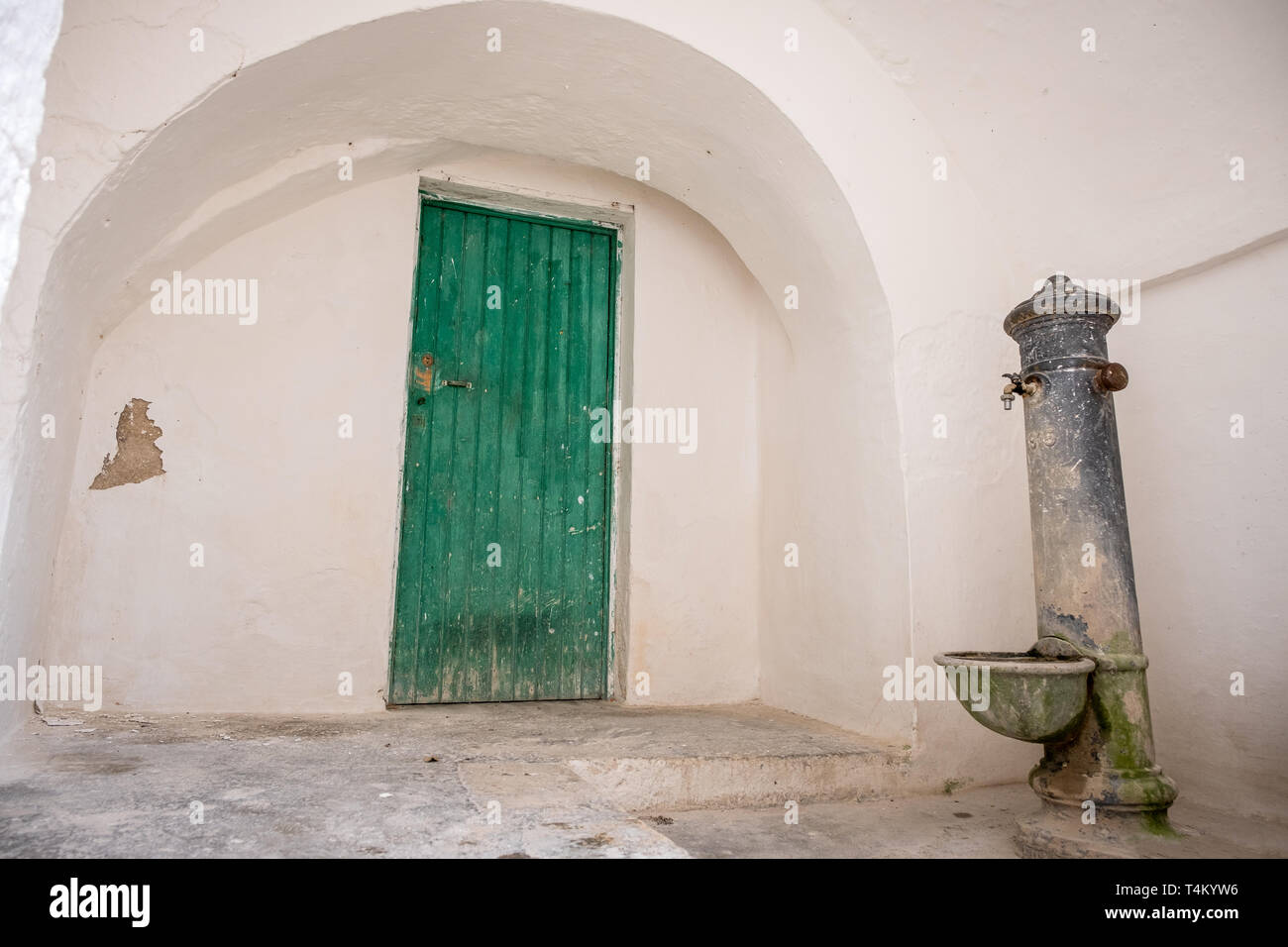 Cisternino, il domine la vallée d'Itria, dans la soi-disant Murgia dei Trulli - Pouilles, Italie Banque D'Images