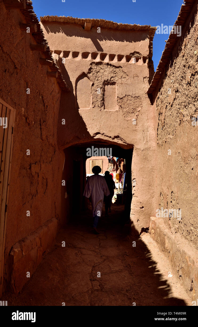 En comparaison à d'autres ksour de la région, le Ksar d'Aït-Ben-Haddou a conservé son authenticité architecturale en ce qui concerne la configuration et m Banque D'Images