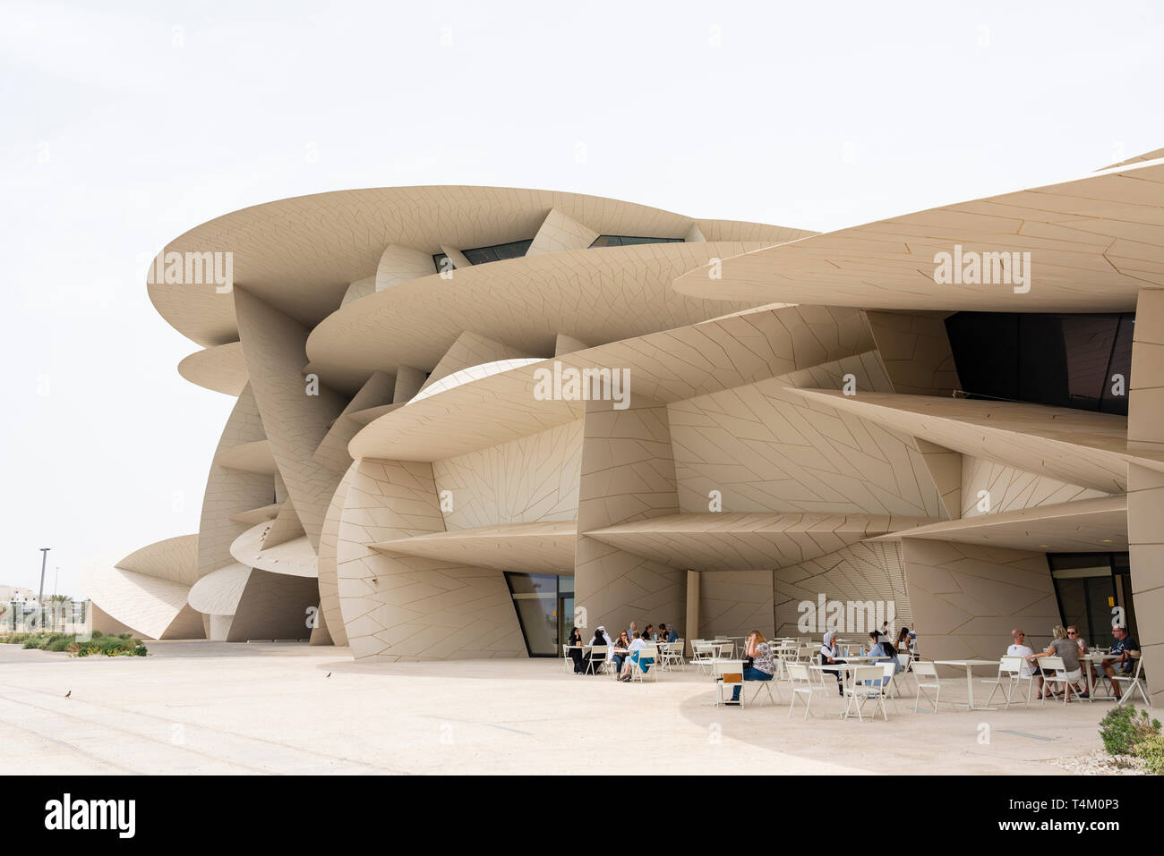 Avis de nouveau Musée national du Qatar, à Doha, Qatar. L'architecte Jean Nouvel. Banque D'Images