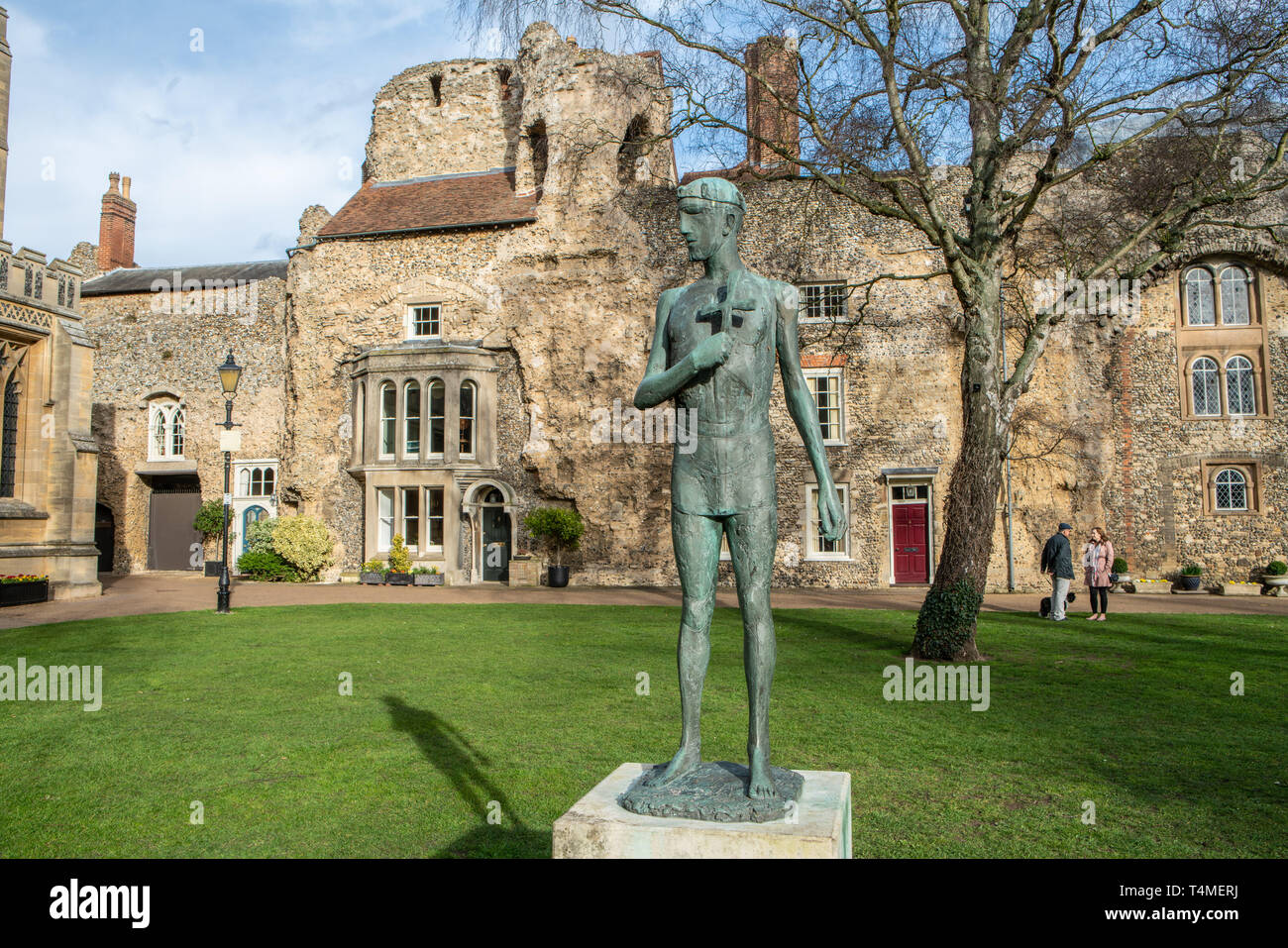 Statue de Saint Edmund, Bury St Edmunds, Suffolk, UK Banque D'Images