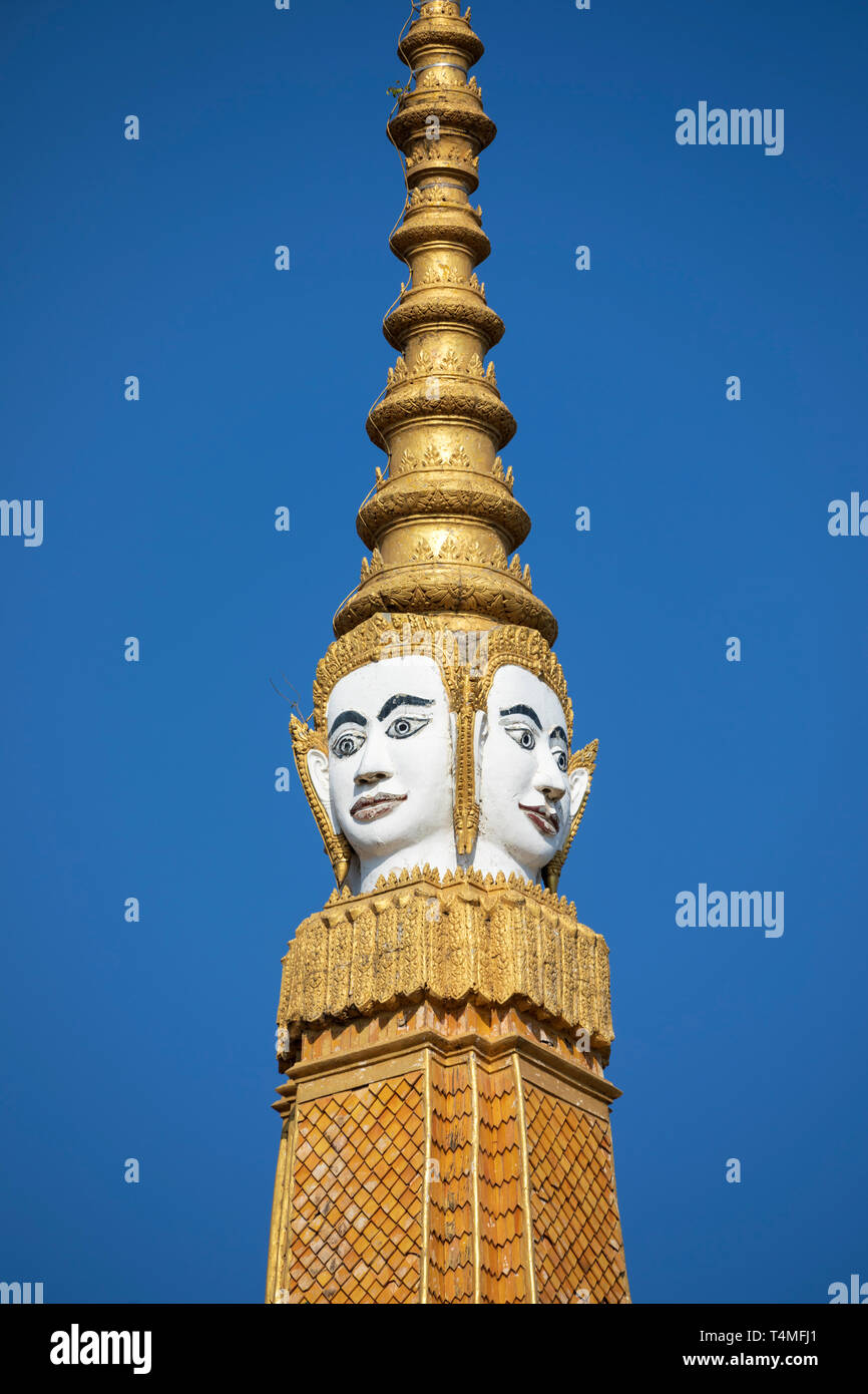 Flèche de la Doré Salle du Trône au Palais Royal, Phnom Penh, Cambodge, Asie du Sud, Asie Banque D'Images