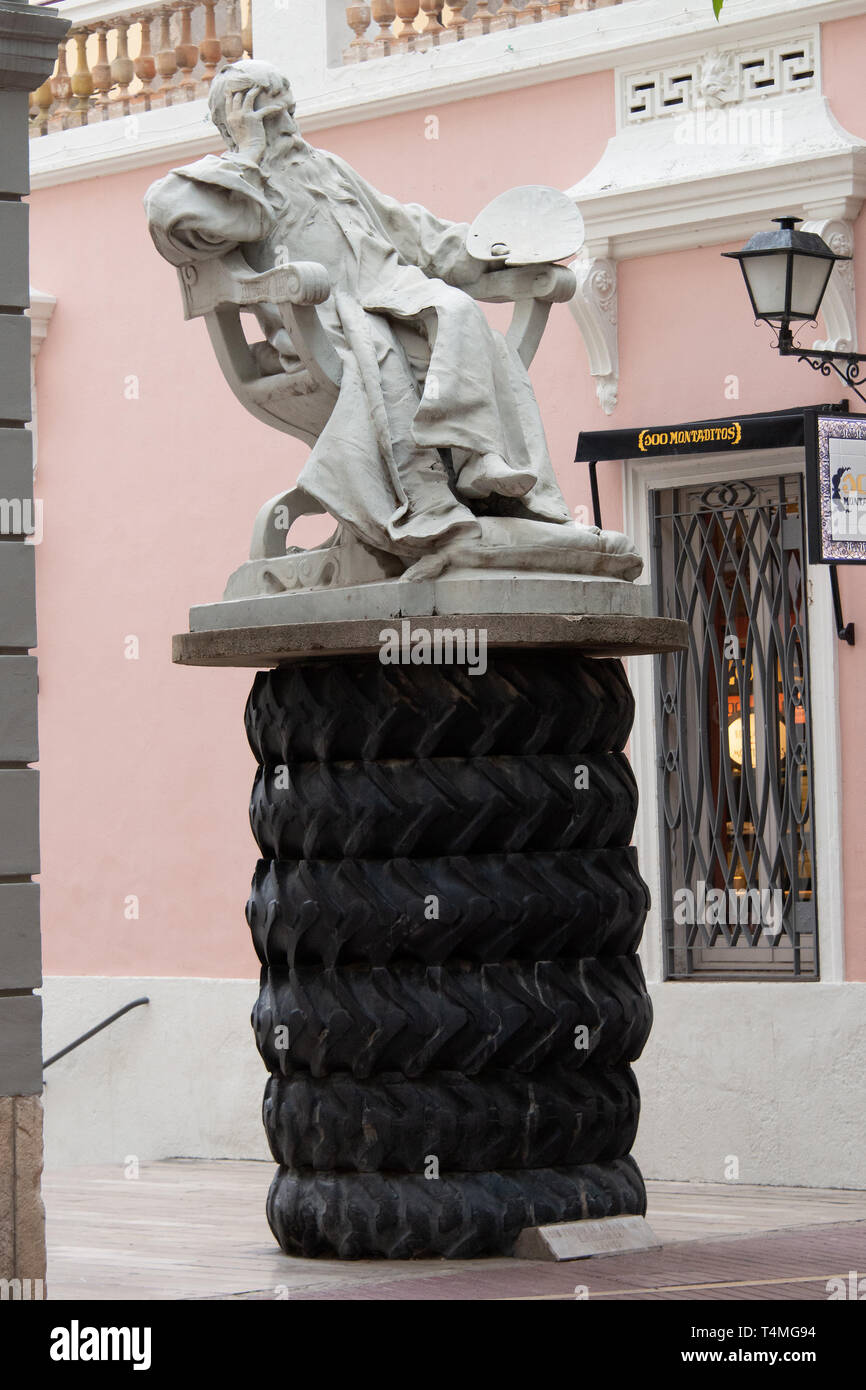 Figueres, Espagne - 'May 3, 2016 : sculptures en plein air près de Dali's Theatre Banque D'Images