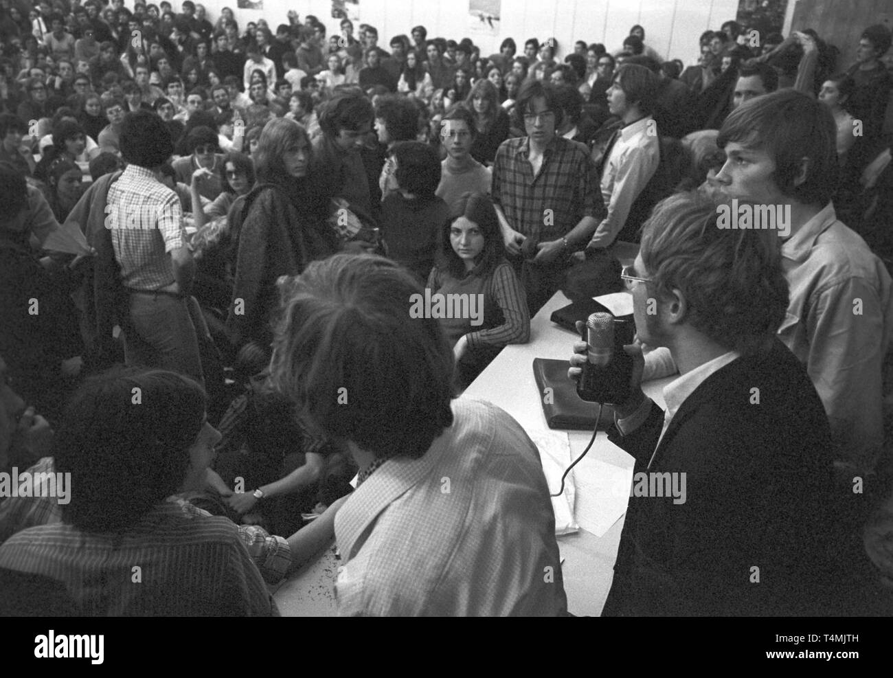 L'apprentissage est le point culminant de la grève de trois jours des élèves de Stuttgart contre le Numerus Clausu à l'Université de Stuttgart le 17 avril 1970. Dans le monde d'utilisation | Banque D'Images