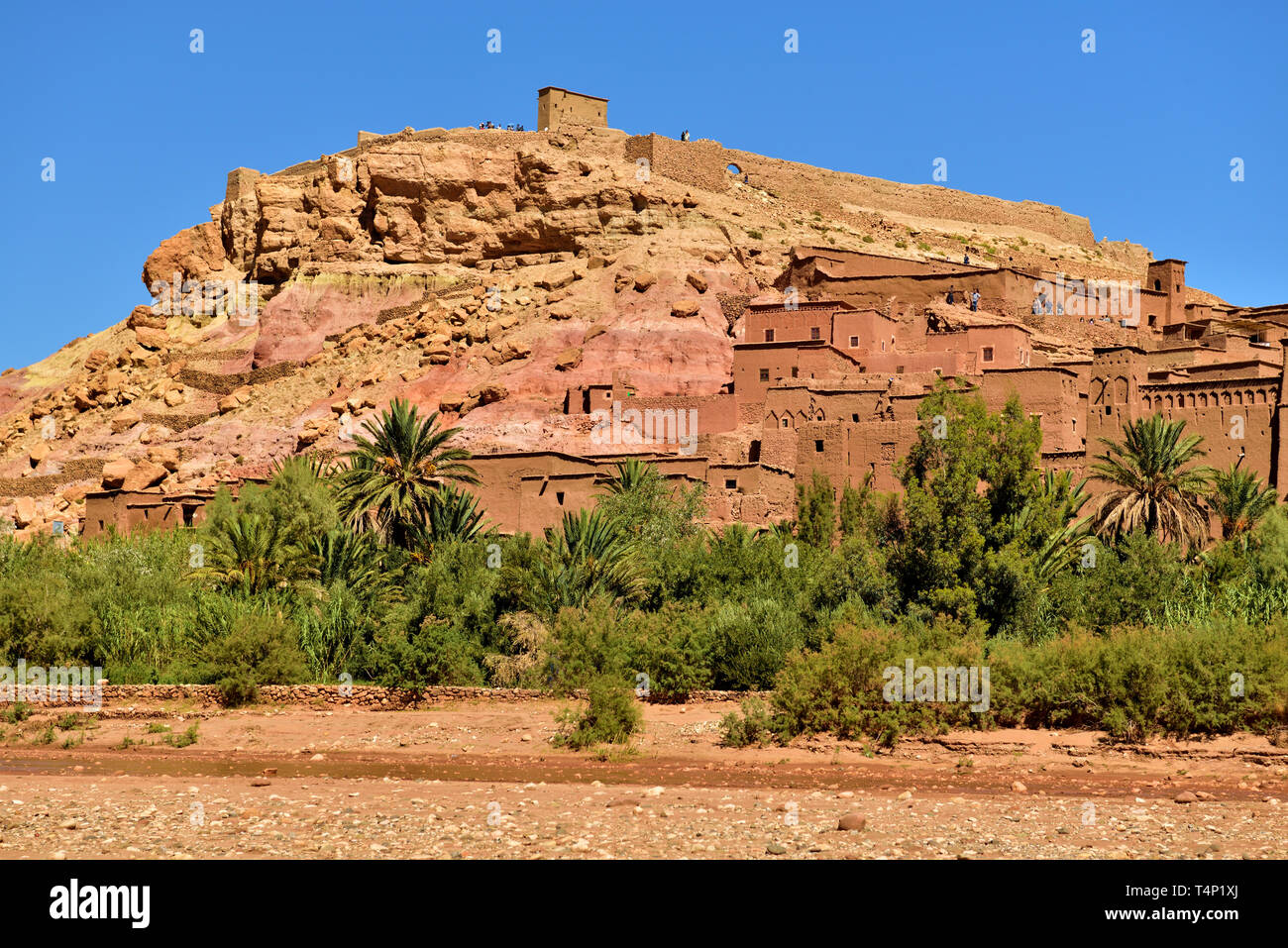 En comparaison à d'autres ksour de la région, le Ksar d'Aït-Ben-Haddou a conservé son authenticité architecturale en ce qui concerne la configuration et m Banque D'Images