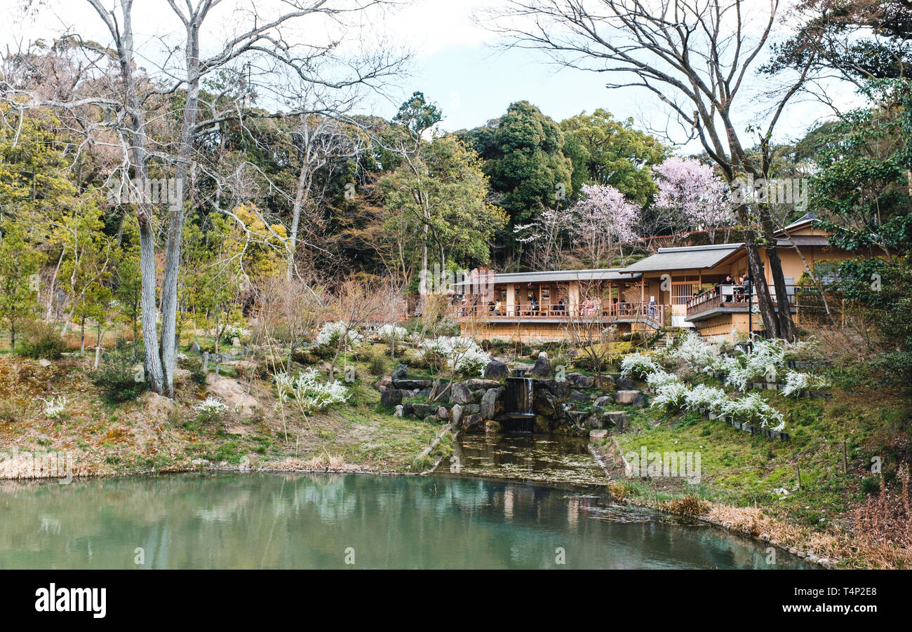 Maison de thé au Sanctuaire Fushimi Inari-Taisha culte à Kyoto, Japon Banque D'Images