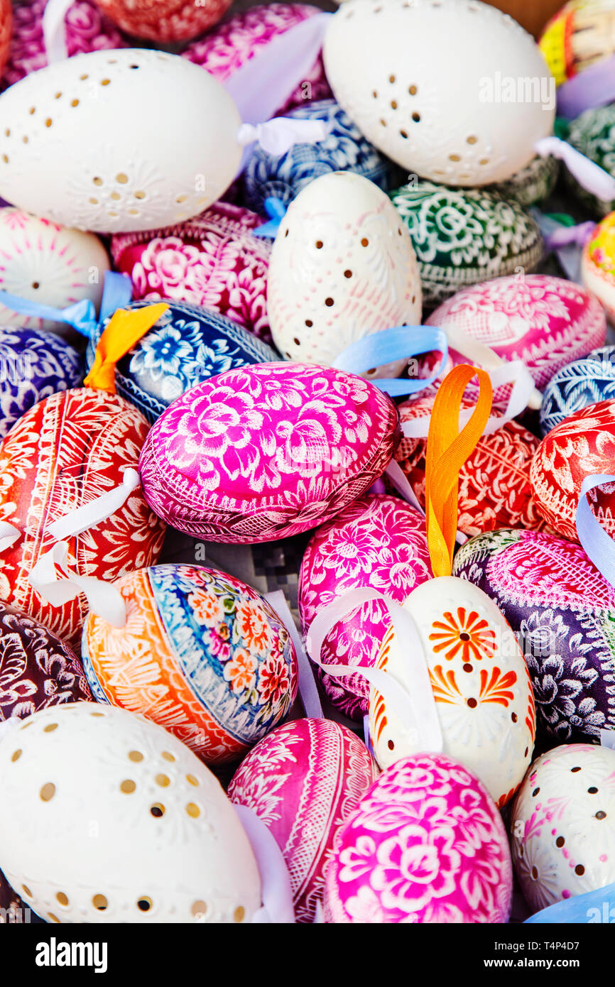 Traditionnel de Pâques les œufs décorés et colorés Banque D'Images
