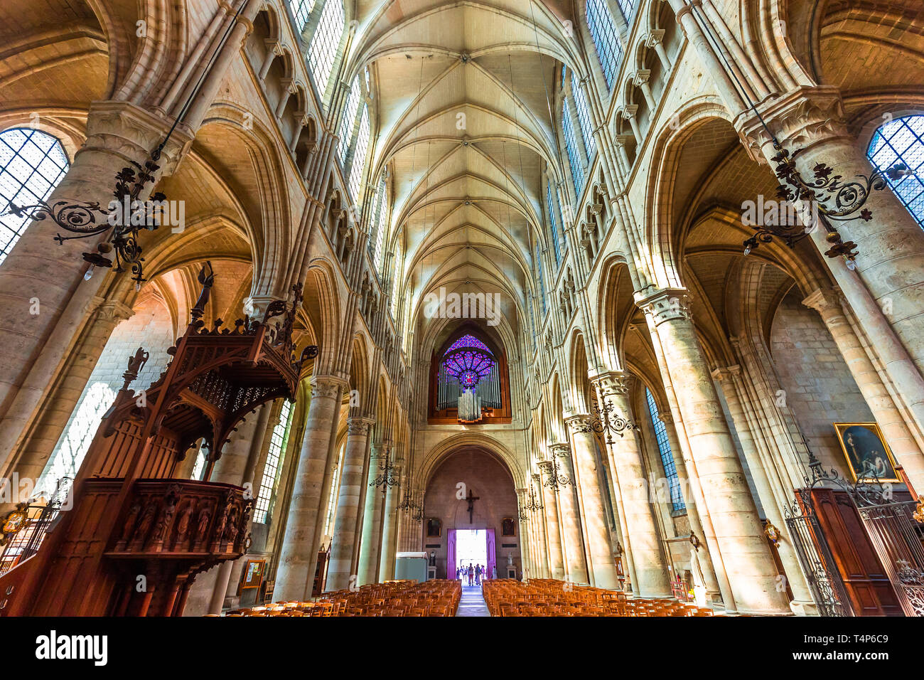 SOISSONS, FRANCE, Août 14, 2016 : l'intérieur de cathédrale Saint Gervais Saint Protais, 14 août 2016 à Soissons, Aisne, France Banque D'Images