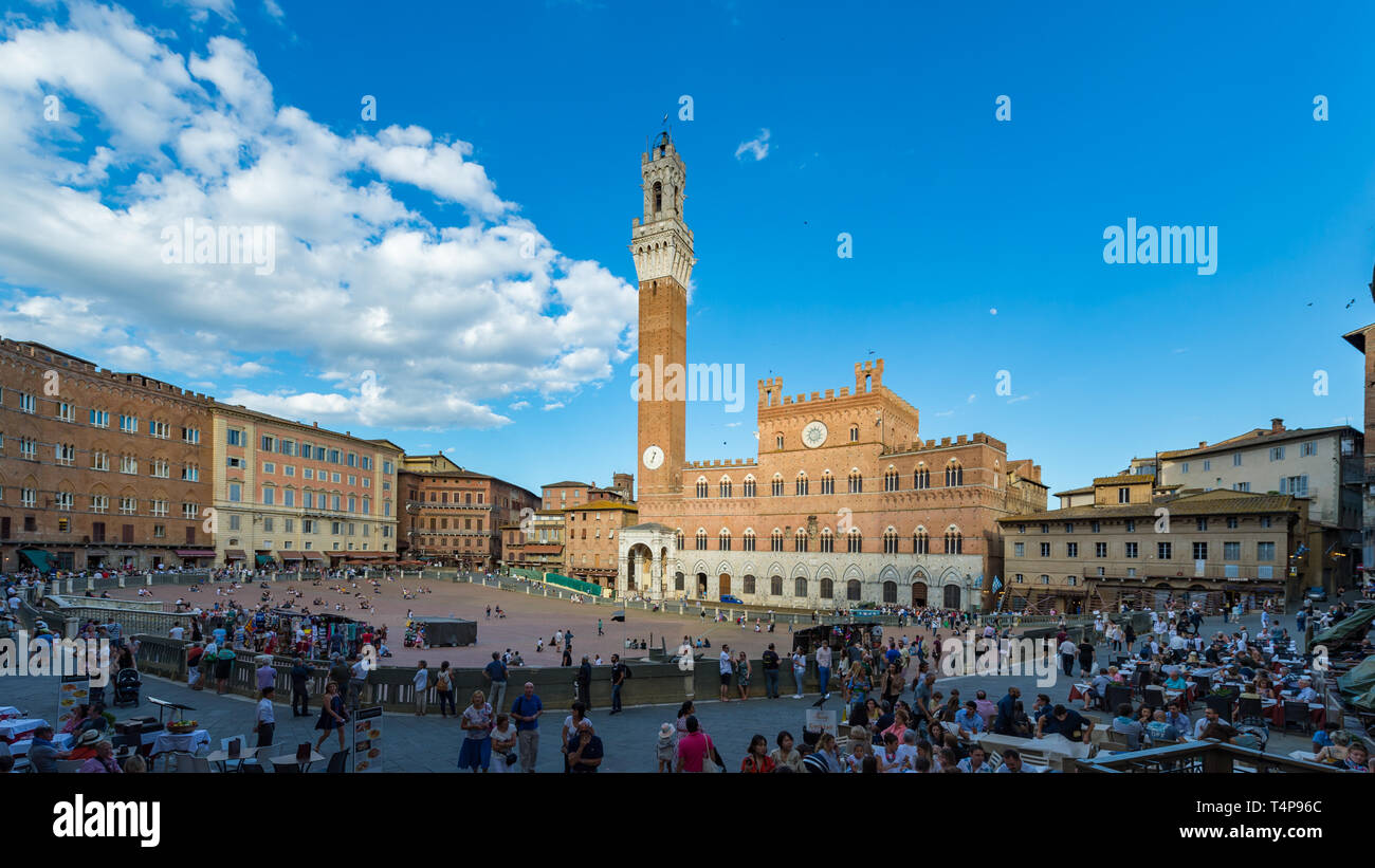 Vue sur Sienne en Toscane, Italie Banque D'Images