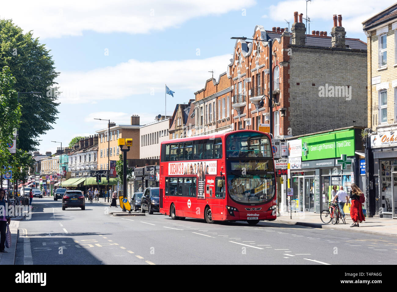Uxbridge Road, Shepherd's Bush, London Borough of Hammersmith et Fulham, Greater London, Angleterre, Royaume-Uni Banque D'Images