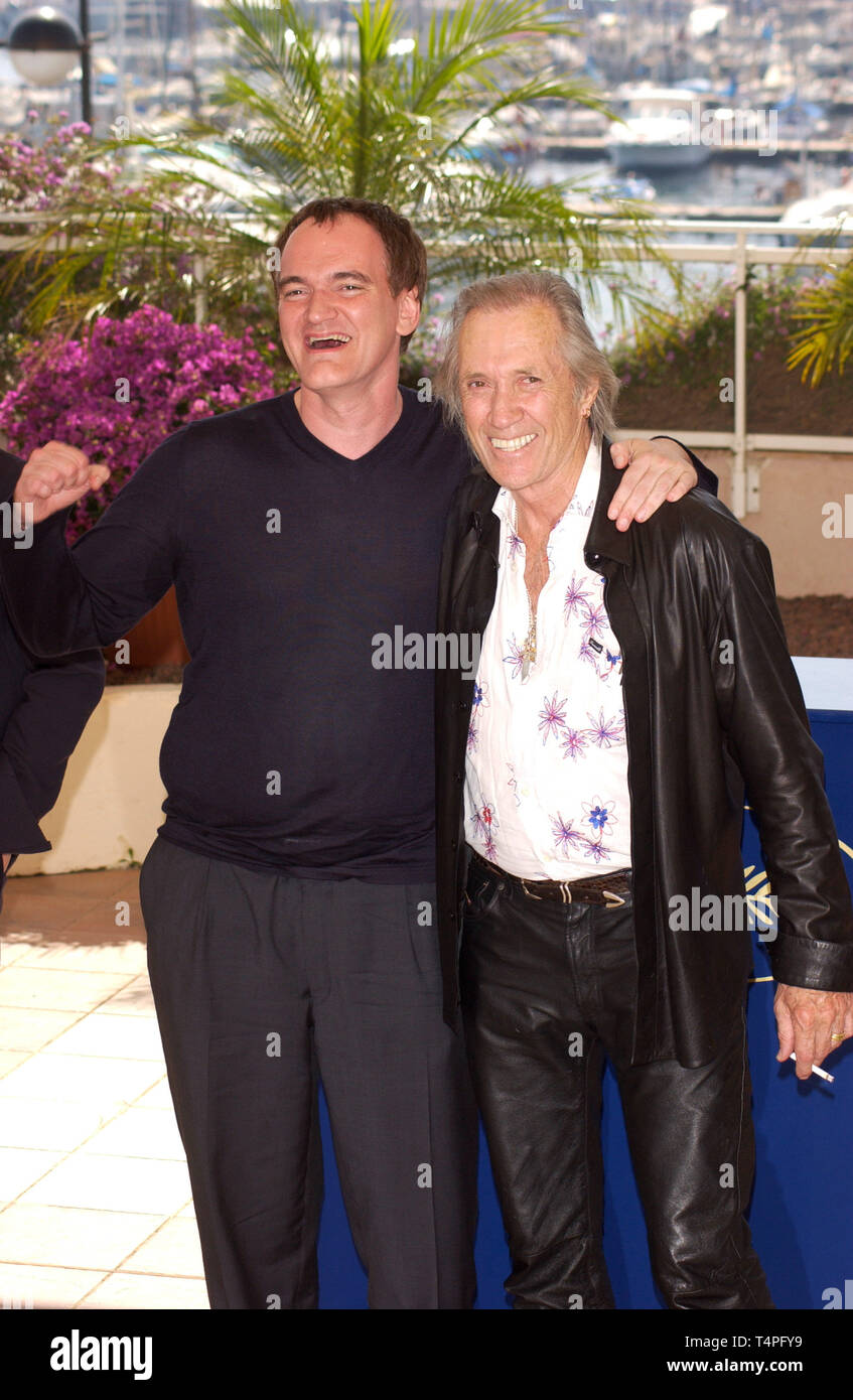 CANNES, FRANCE. 16 mai 2004 : Quentin Tarantino (à gauche) et David Carradine au photocall du Festival du Film de Cannes pour Kill Bill Volume 2 qui est le dépistage hors compétition. Banque D'Images