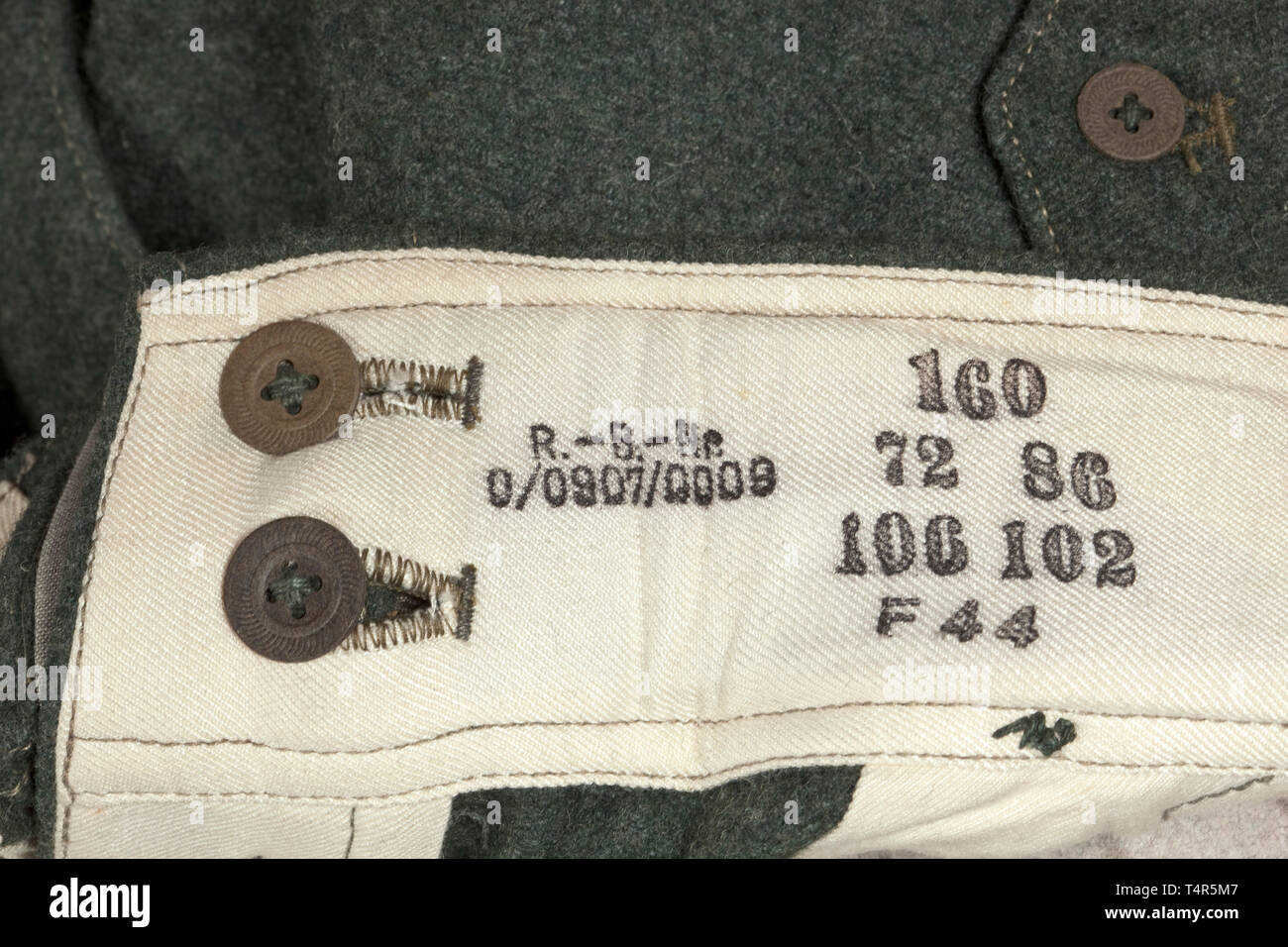 Une paire de pantalons pour le champ-gris vêtements spéciaux pour l'armée  de terre question assault gun parts depot morceau avec Reich numéro d'usine  à partir de 1944 la fin de la production