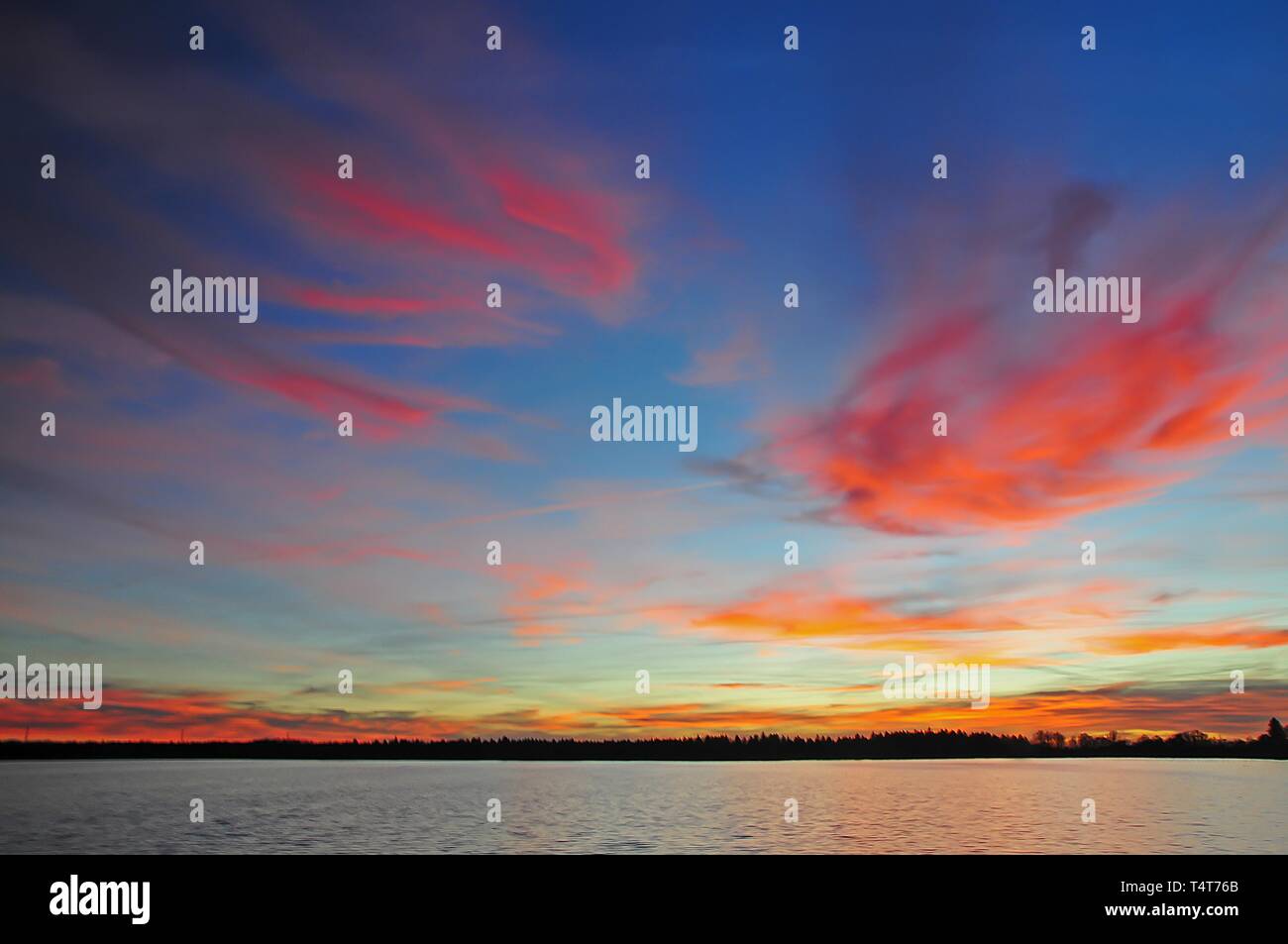 Le coucher du soleil, en Lechstaustufe Mering, Bavaria, Germany, Europe Banque D'Images