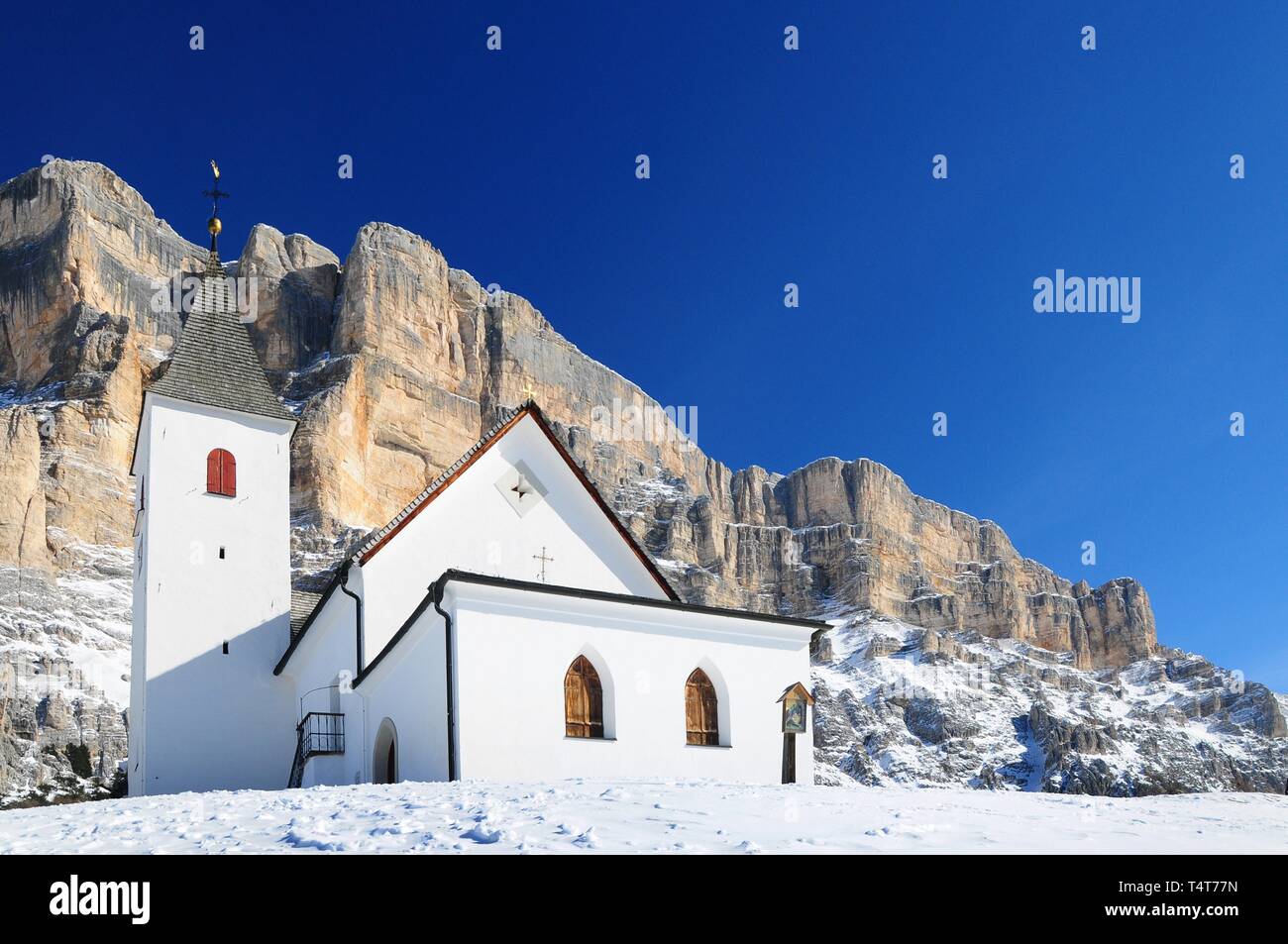 Hospice Heilig Kreuz, ci-dessous la Heiligkreuzkofels Fanes, groupe, Badia, Val Badia, le Tyrol du Sud, Italie, Europe Banque D'Images