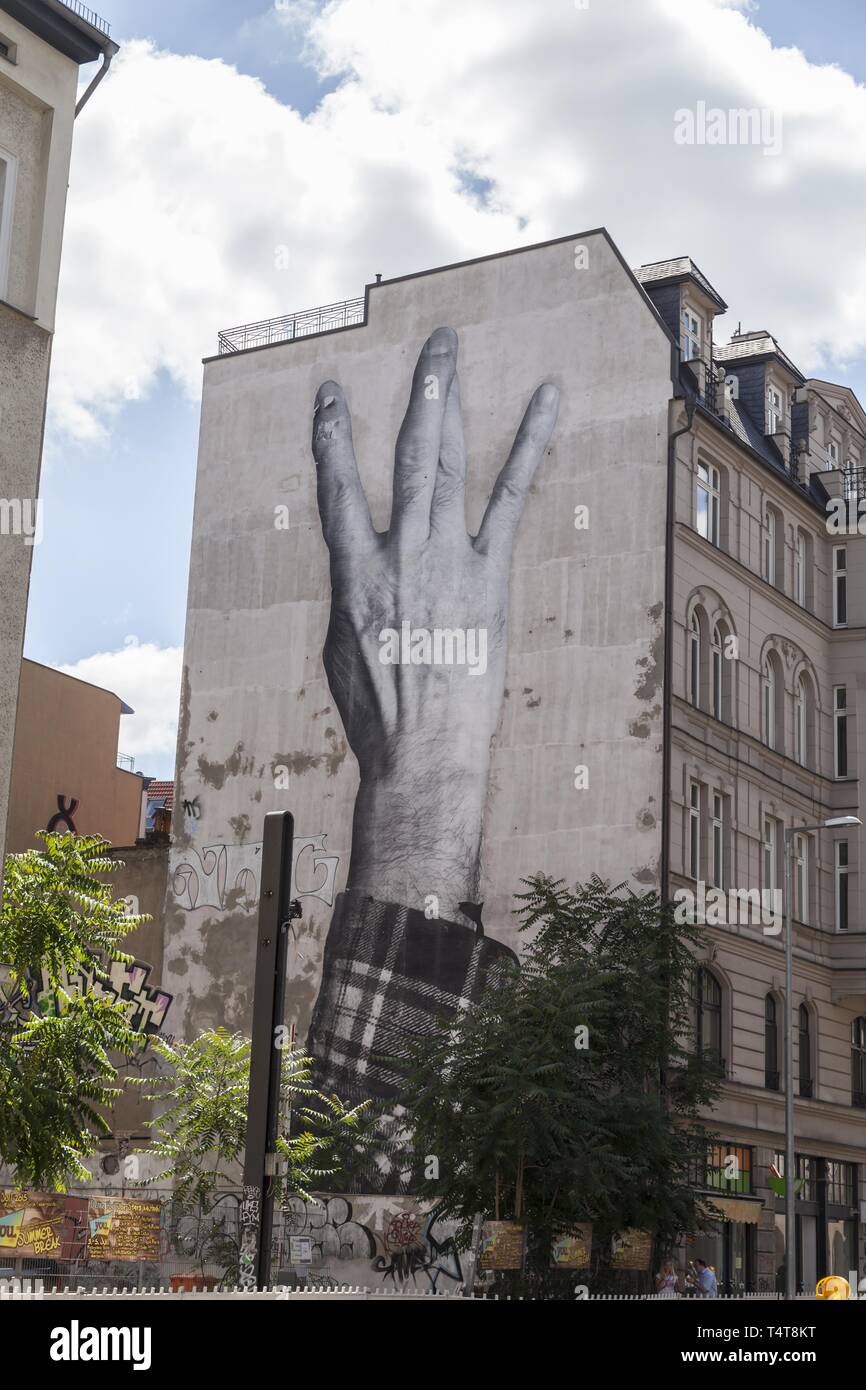 Graffiti sur mur de la maison, les doigts croisés, le centre de Berlin, Germany, Europe Banque D'Images