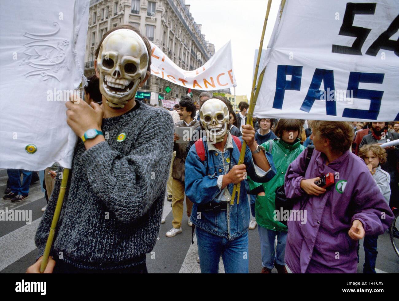 Manifestation antinucléaire à Paris, France, juin 1987 Banque D'Images