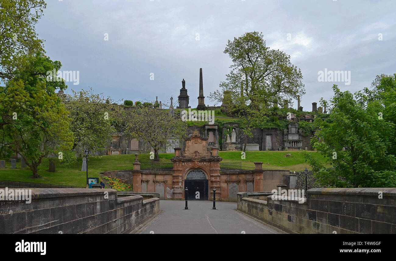 La vue entrant dans Glasgow, Écosse Nécropole Banque D'Images