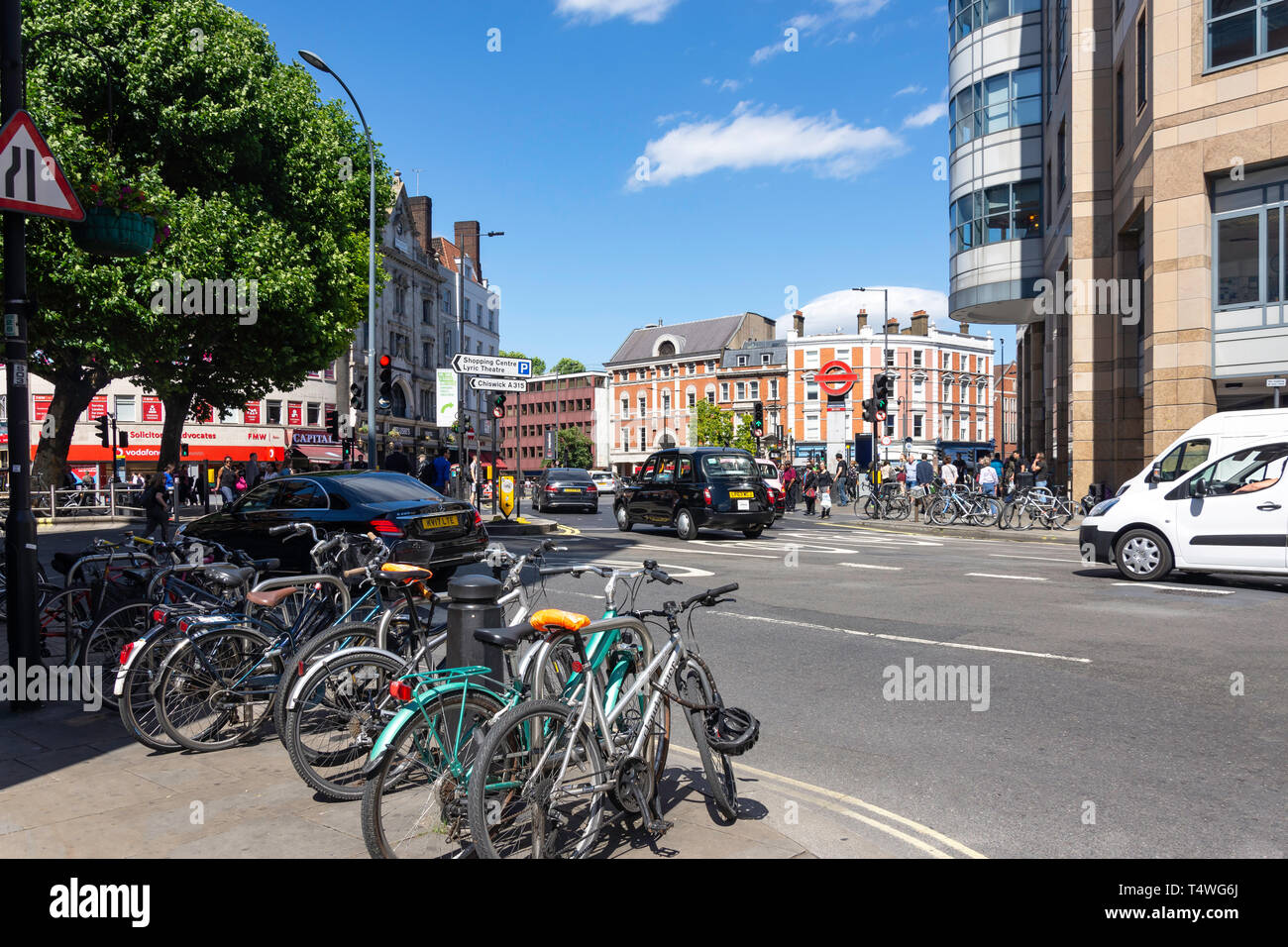 Hammersmith, Broadway, Hammersmith, London Borough of Hammersmith and Fulham, Greater London, Angleterre, Royaume-Uni Banque D'Images