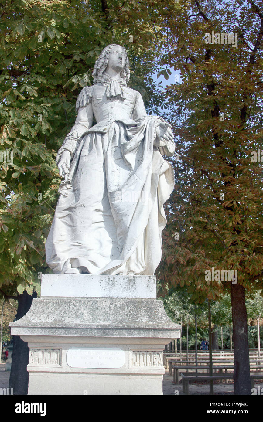 Paris, France. Les sculptures du jardin du Luxembourg et le palais (le