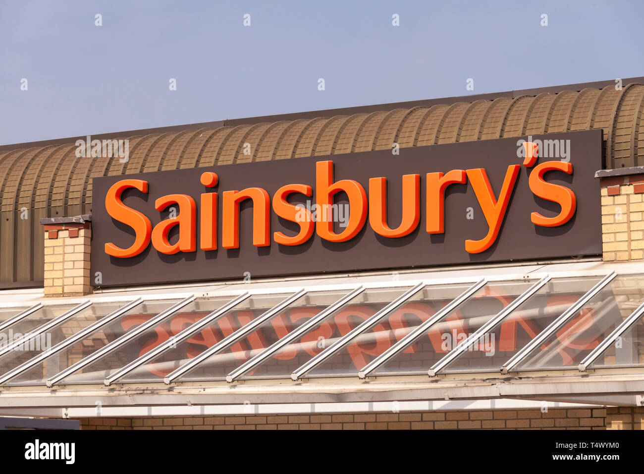 Le signe et le logo au magasin Sainsbury's à Saltburn by the Sea,Angleterre,UK Banque D'Images