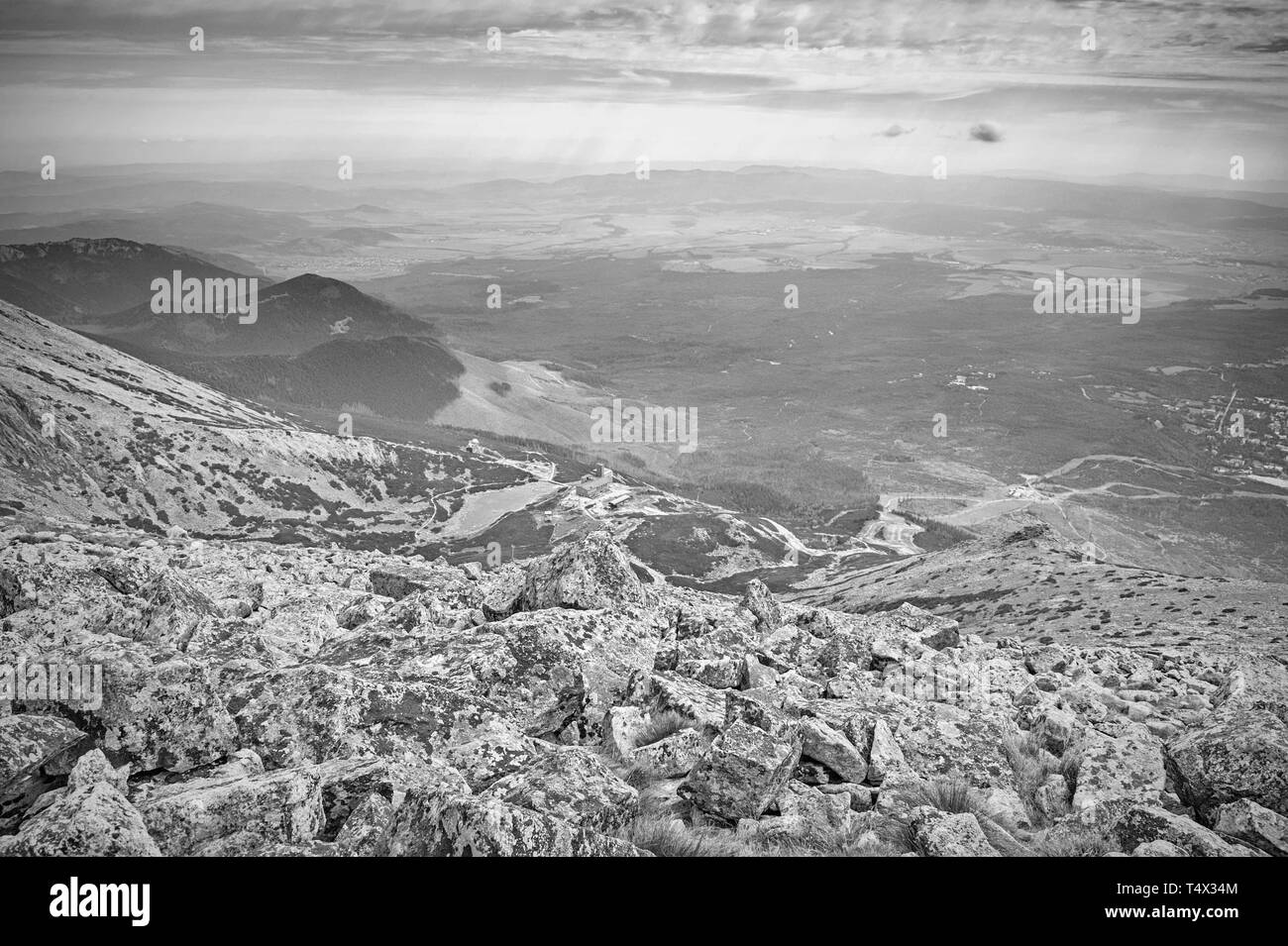 L'Lomnic selle dans les Hautes Tatras Banque D'Images