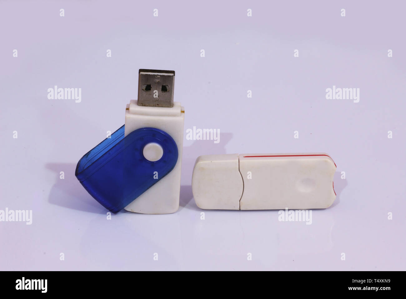 Lecteur de carte micro SD mémoire avec fond blanc Banque D'Images