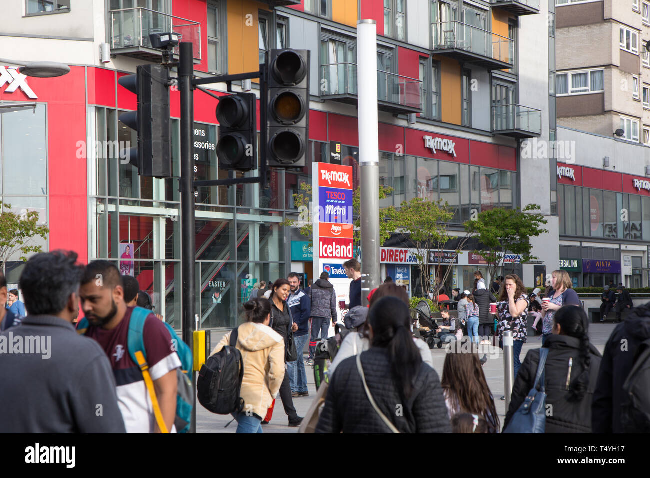 Des centres commerciaux modernes et de développement immobilier, Wembley High Road, à côté de la gare centrale de Wembley Banque D'Images