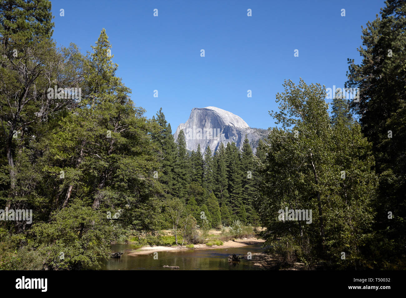 Mountain Half Dome, Yosemite, en Californie, l'Amérique. Banque D'Images