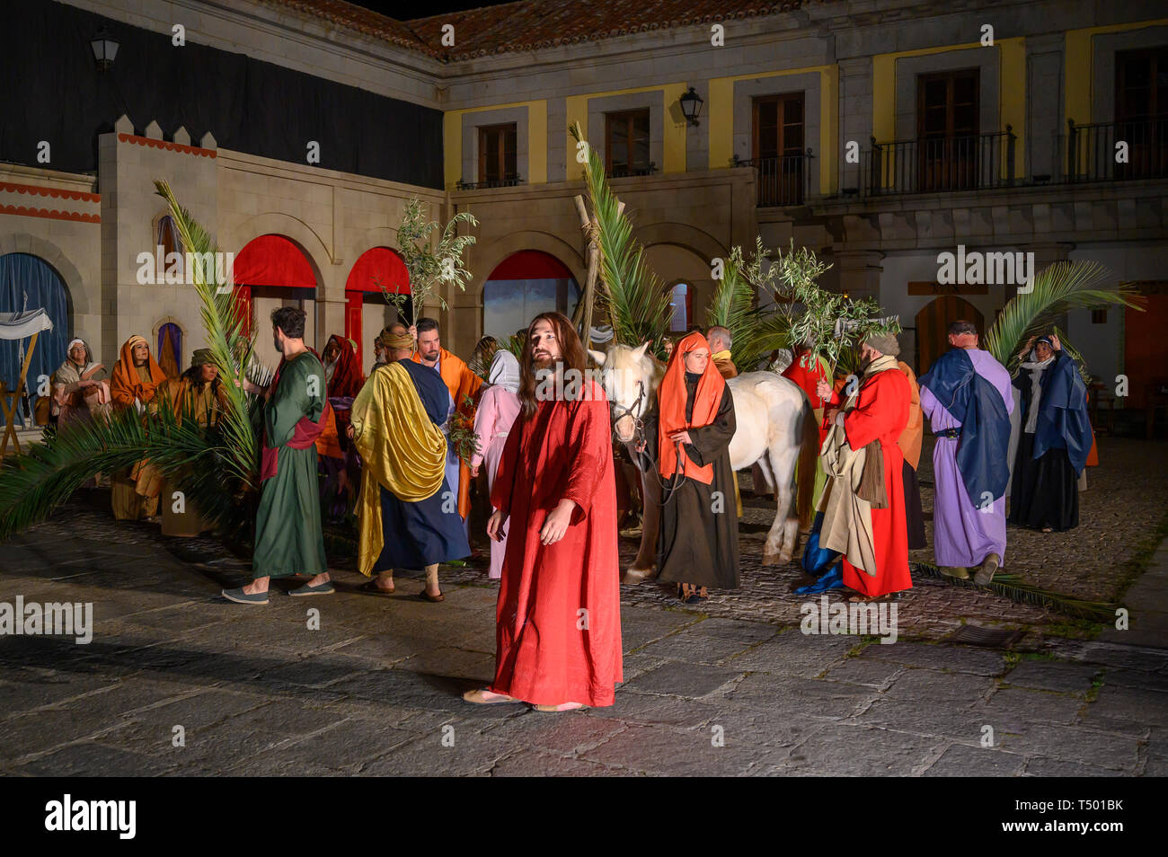 Brunete, Espagne - 11 Avril 2019 : play populaires de la Passion du Christ dans la Plaza Mayor de la ville. Entrée de Jésus à Jérusalem. Banque D'Images