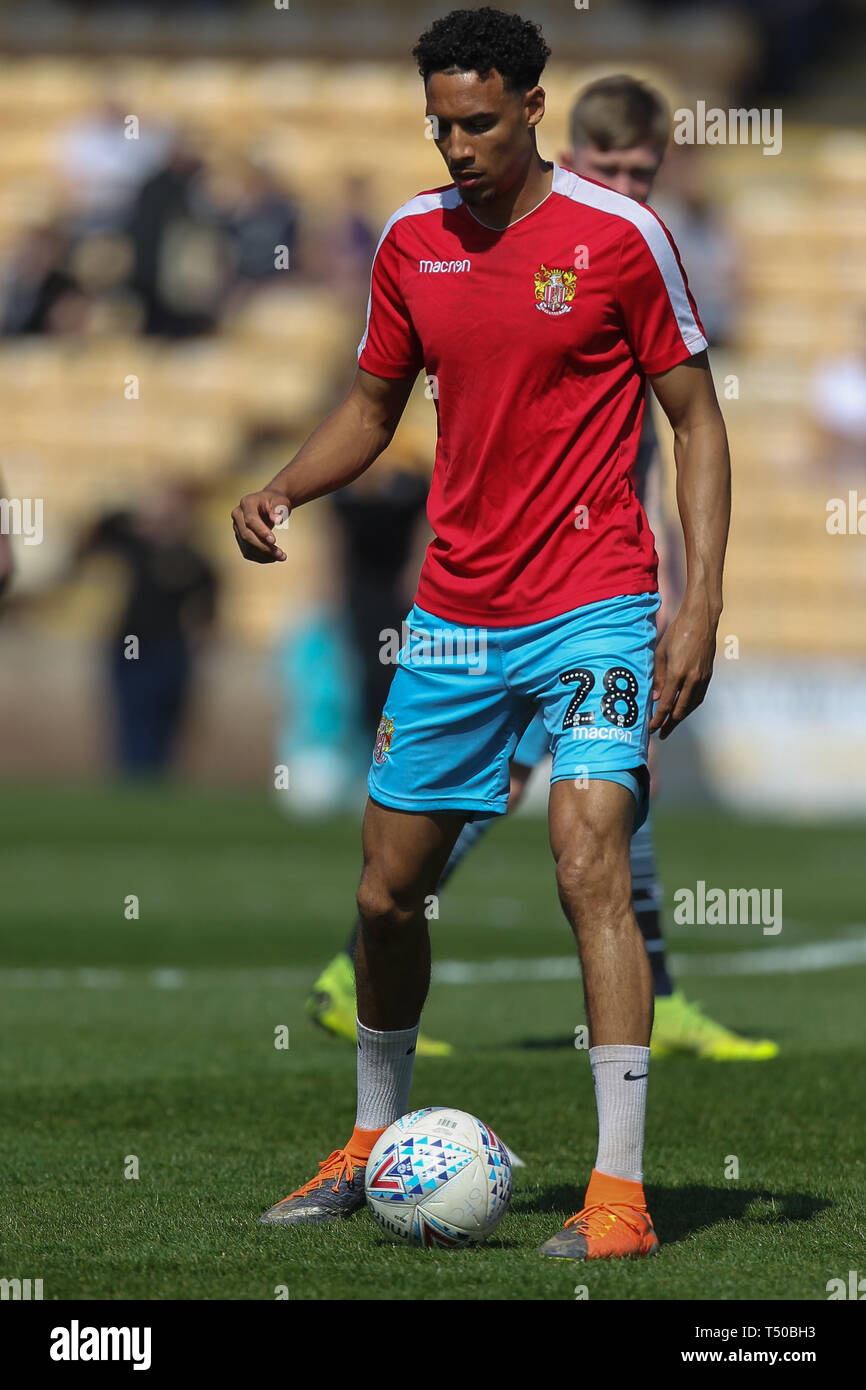 Burslem, Stoke-on-Trent, Royaume-Uni. Apr 19, 2019. Avant de Stevenage Kurtis Guthrie (28) au cours de l'EFL Sky Bet match de Ligue 2 entre le port Vale et Vale Park à Stevenage, Burslem, Angleterre le 19 avril 2019. Photo par Jurek Biegus. Usage éditorial uniquement, licence requise pour un usage commercial. Aucune utilisation de pari, de jeux ou d'un seul club/ligue/dvd publications. Credit : UK Sports Photos Ltd/Alamy Live News Banque D'Images